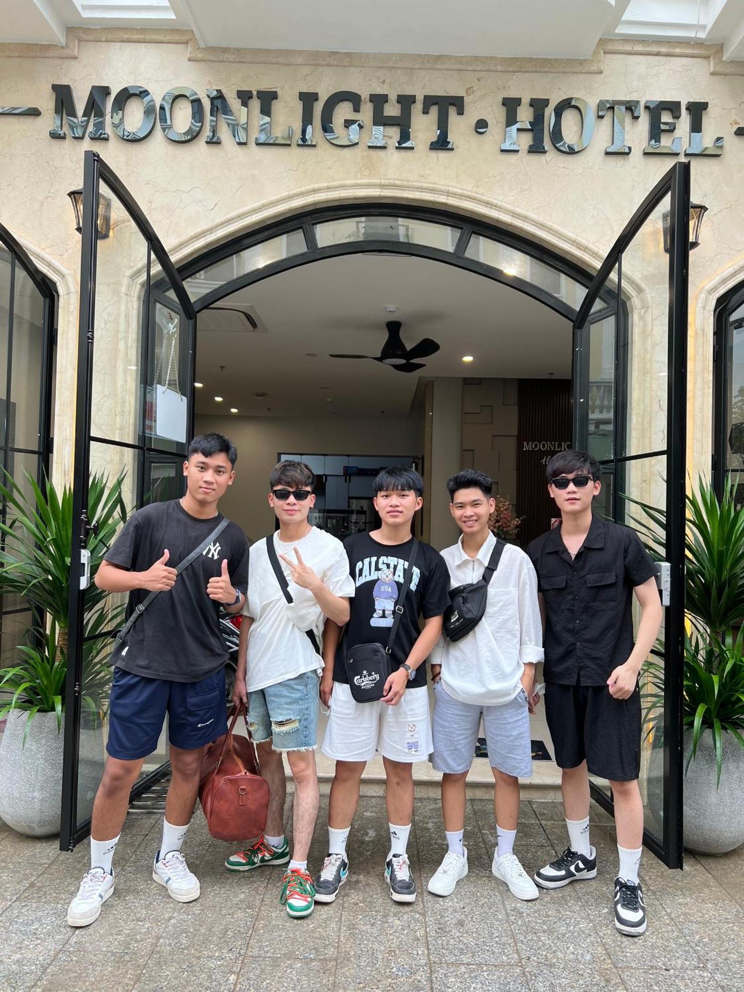 Moonlight Hotel 下龍 外观 照片