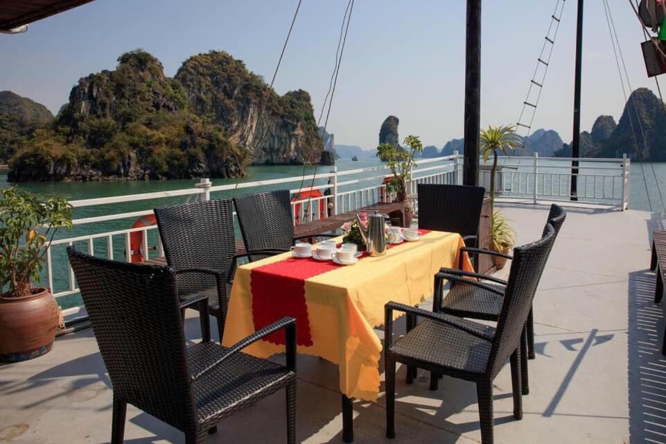 Moonlight Hotel 下龍 外观 照片